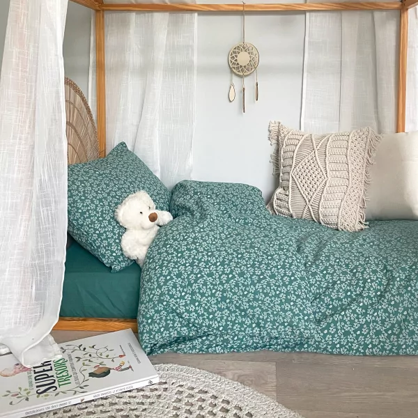 Parure de lit lit bébé coloris vert foncé housse de couette et taie imprimée fleurs et lapins écrus 100x140 cm